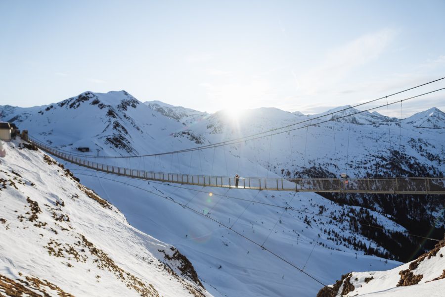 Verschneite Berglandschaft im Skigebiet Gastein