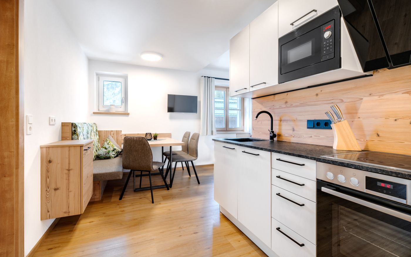 Wohnküche der Ferienwohnung Luxkogel