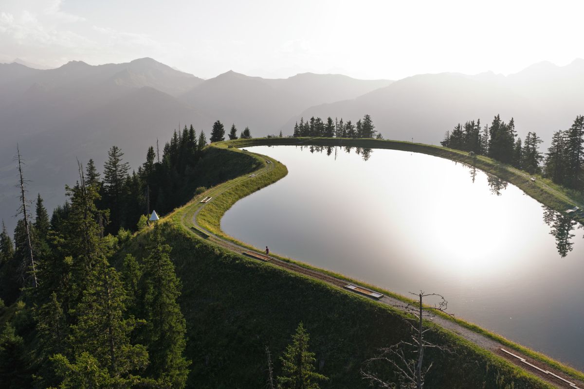 Spiegelsee bei Sonnenaufgang in Dorfgastein