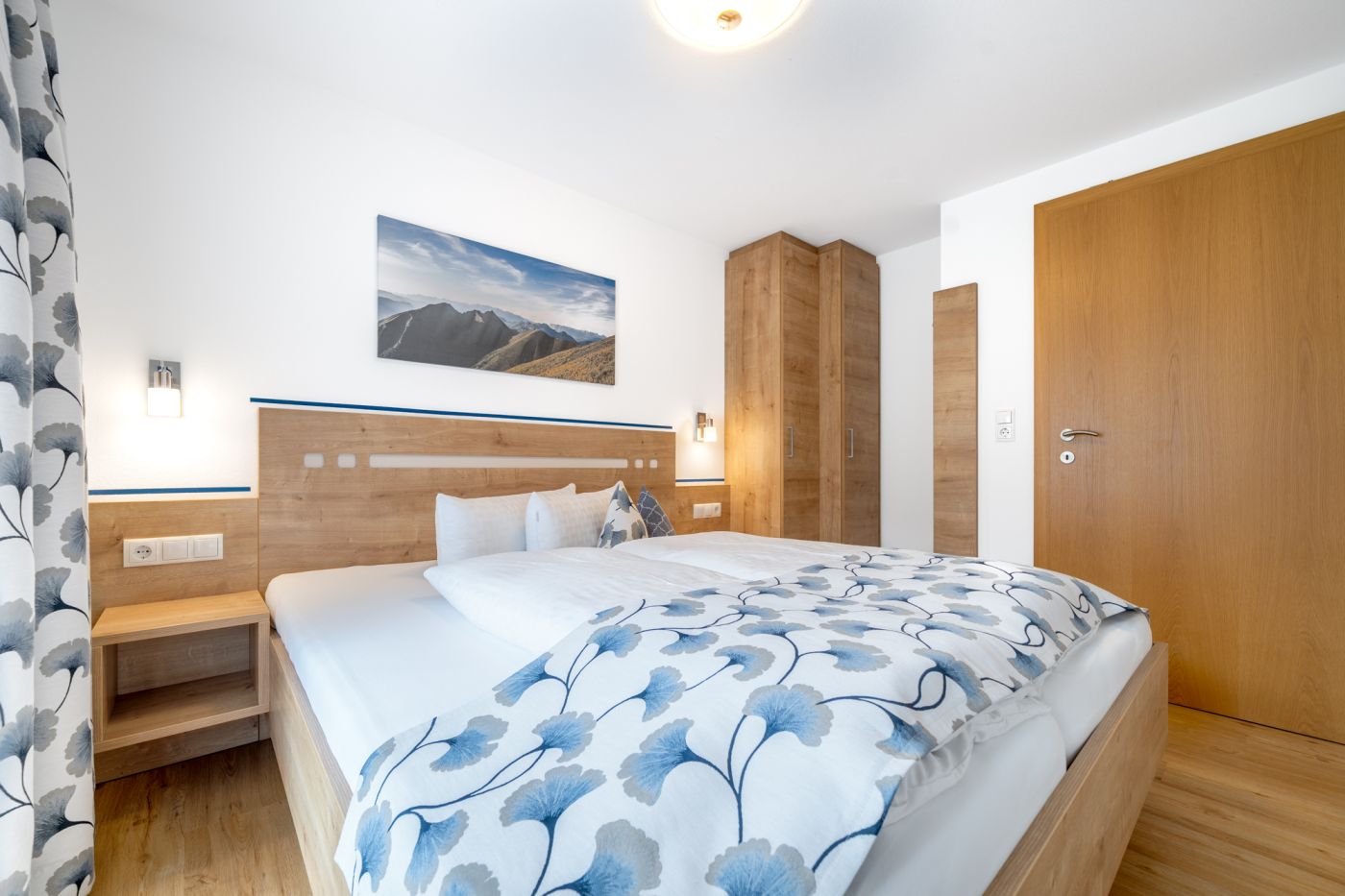 Helles Doppelzimmer der Ferienwohnung Stubnerblick